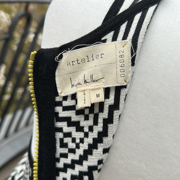 Nicole Miller Knit Vest - Picture 4 of 4